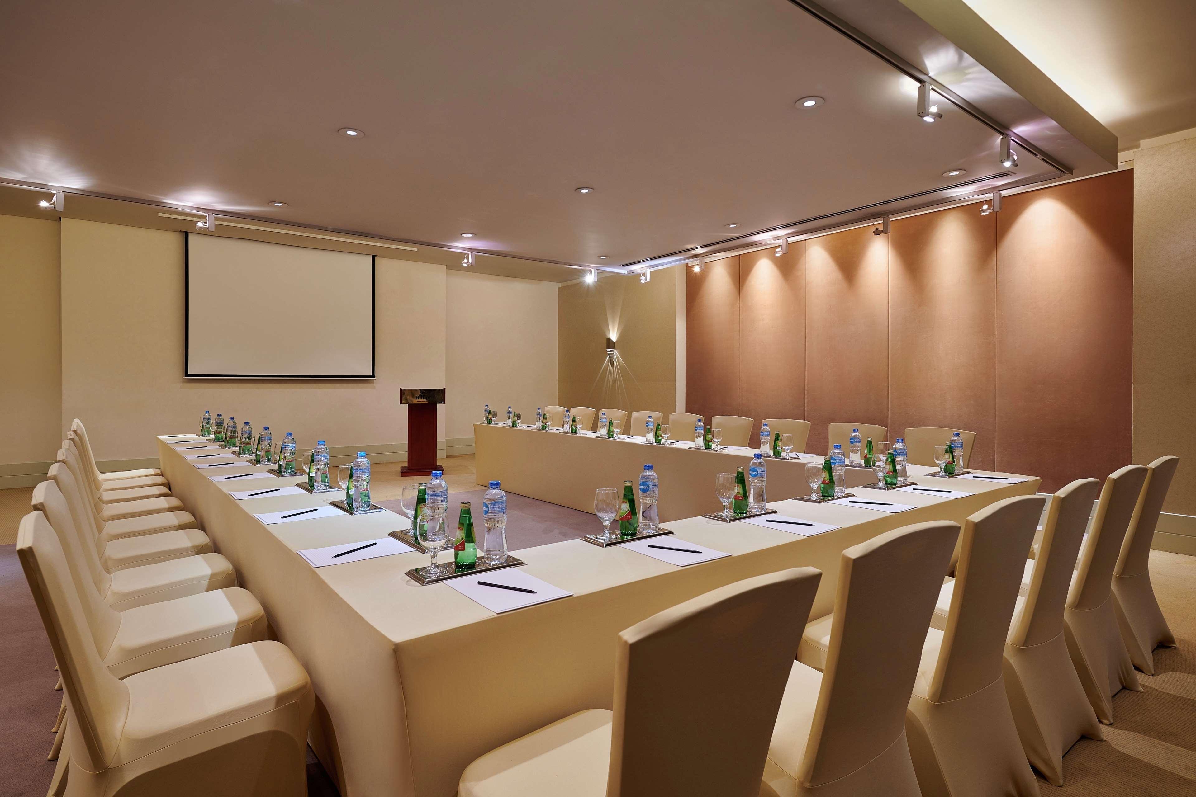 ฮิลตัน ไคโร เฮลิโอโปลิส Hotel ภายนอก รูปภาพ Meeting room