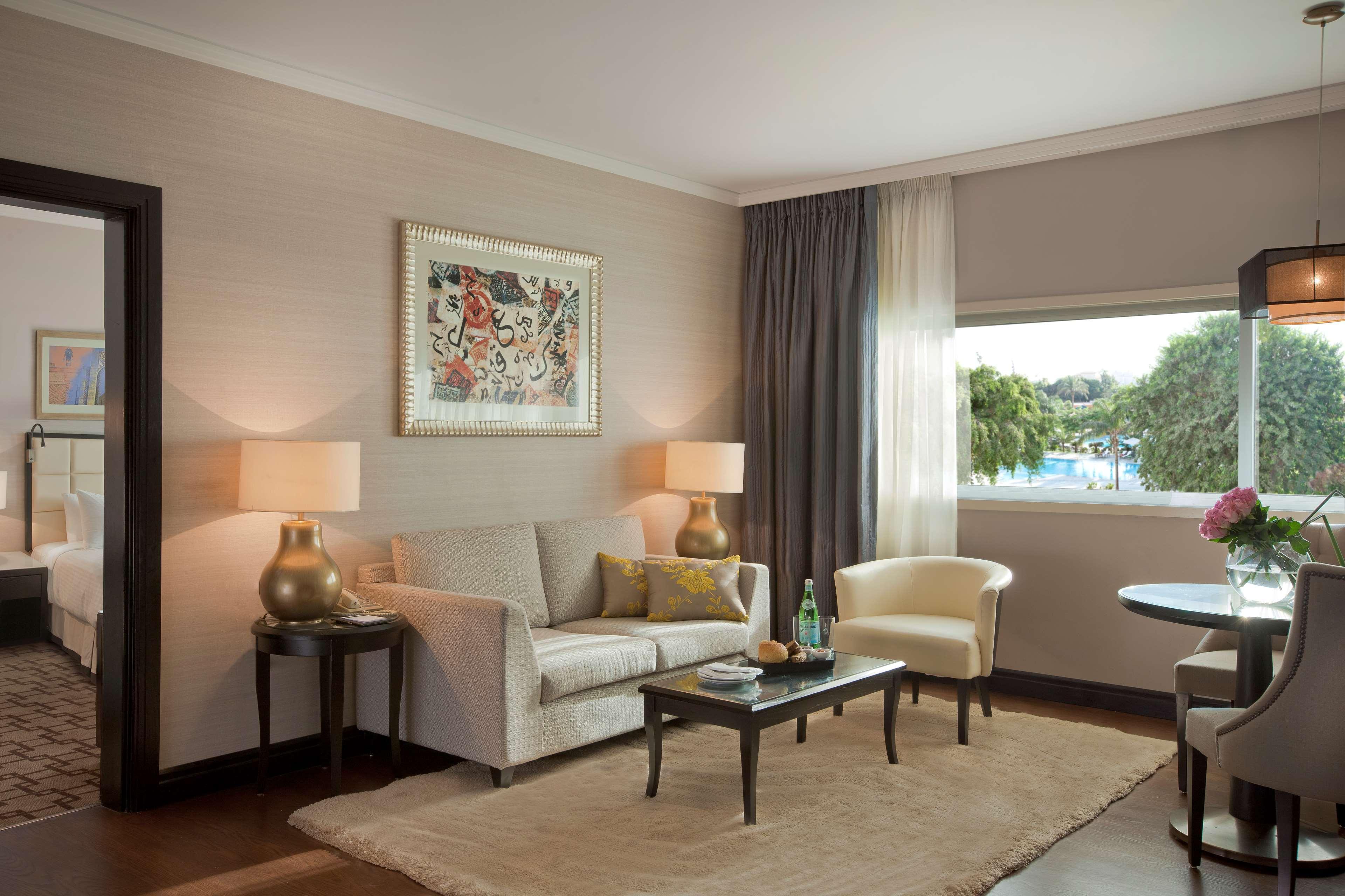 ฮิลตัน ไคโร เฮลิโอโปลิส Hotel ภายนอก รูปภาพ A suite at the InterContinental