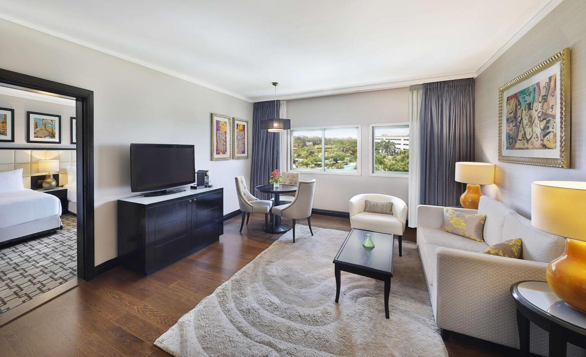ฮิลตัน ไคโร เฮลิโอโปลิส Hotel ภายนอก รูปภาพ A suite at the hotel