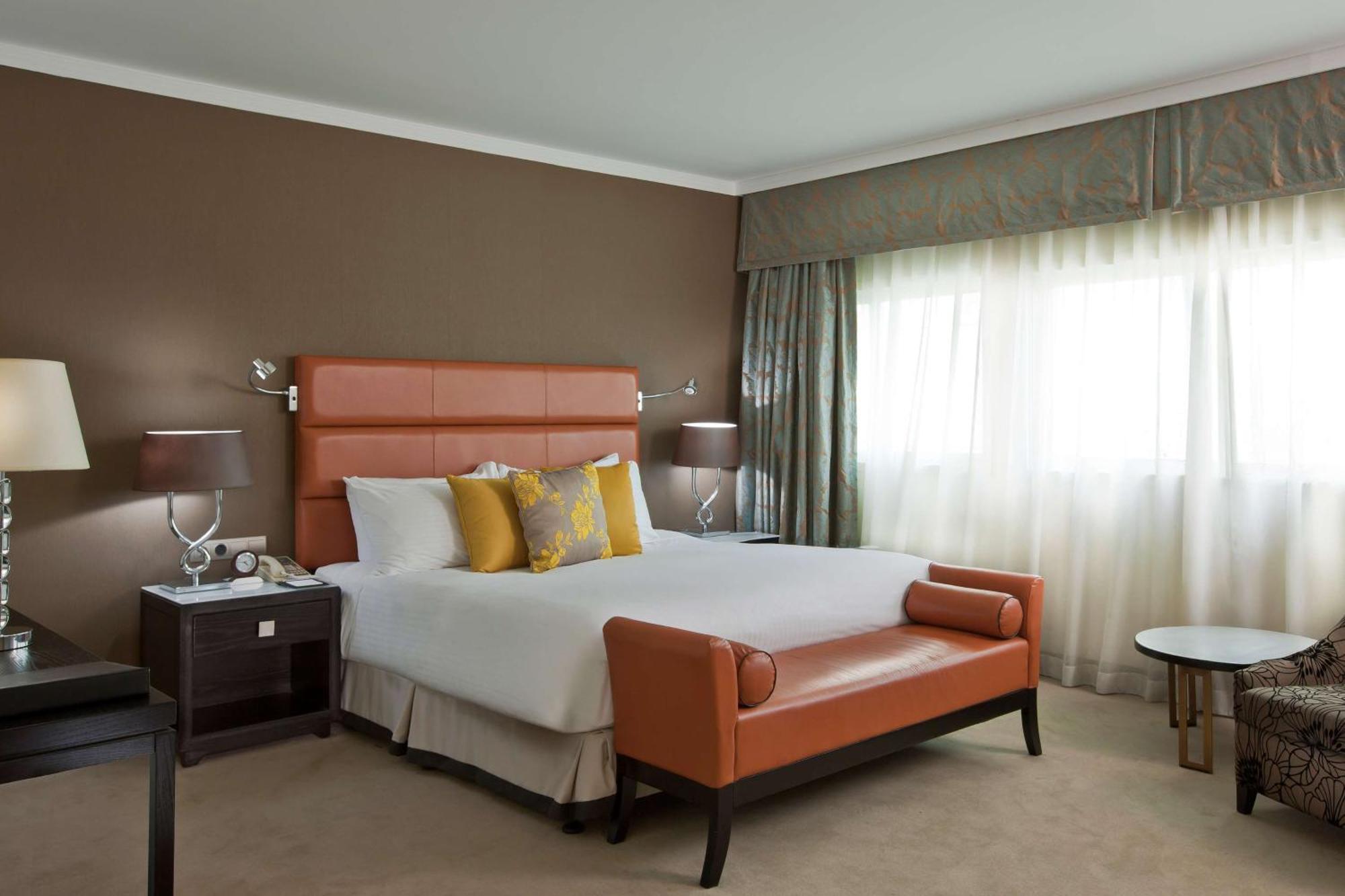 ฮิลตัน ไคโร เฮลิโอโปลิส Hotel ภายนอก รูปภาพ A bedroom at the hotel